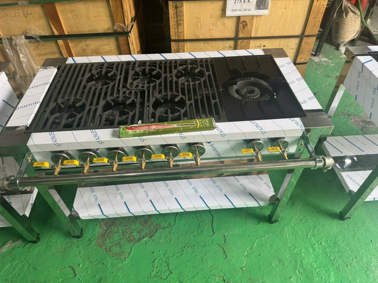 Bếp gas công nghiệp Hàn Quốc 1 họng to 6 họng nhỏ