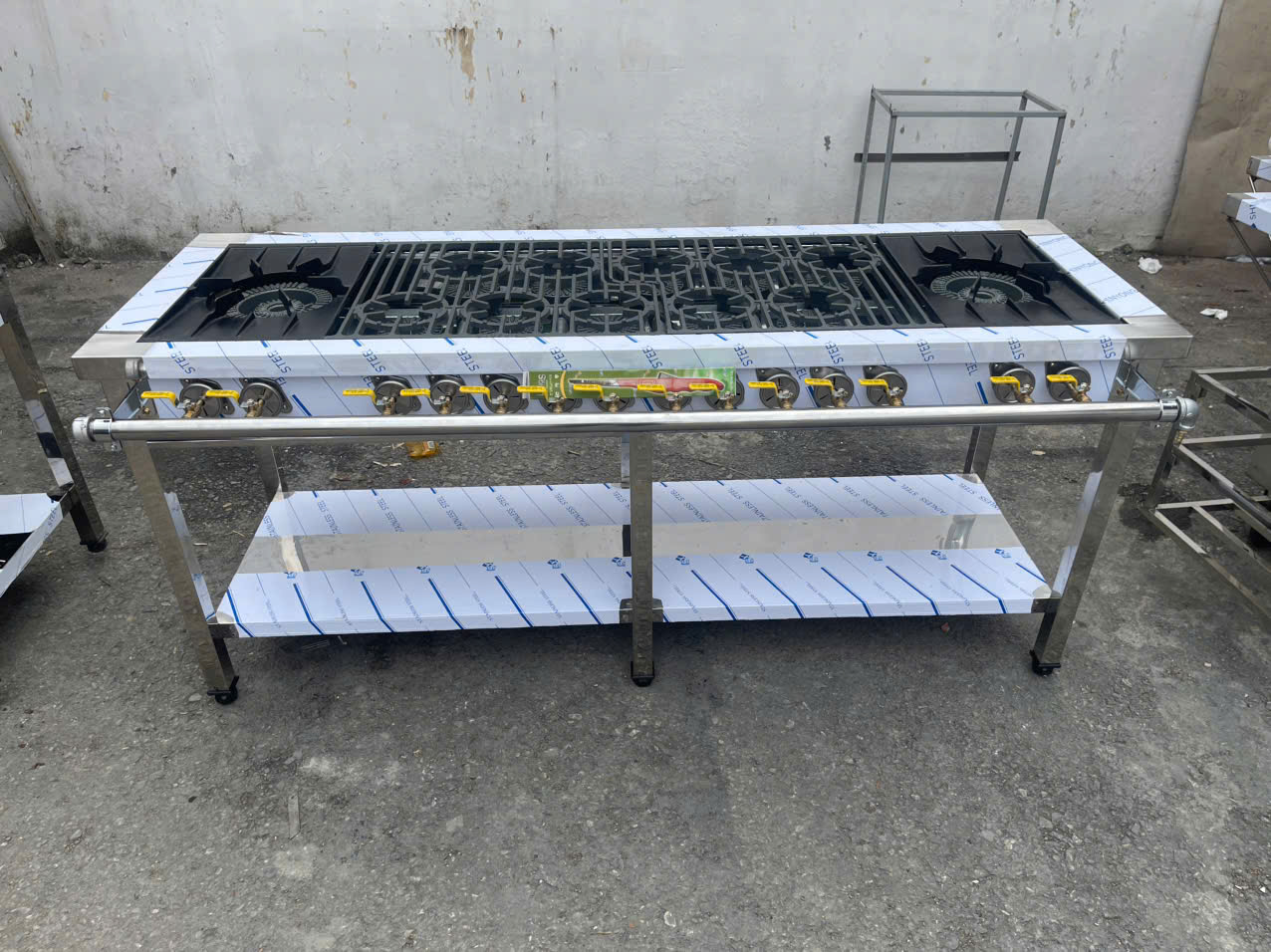 Bếp gas công nghiệp Hàn Quốc 2 họng to 10 họng nhỏ (2)